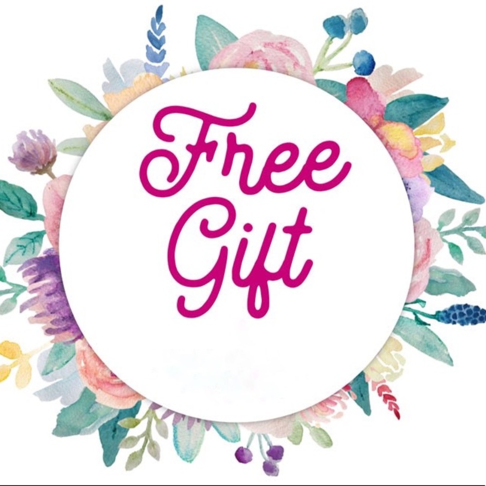 FREE GIFT 🎁 with bundle💯👍🏼